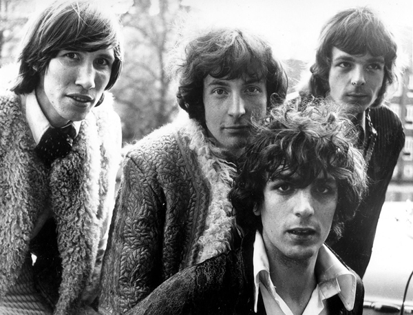 Pink Floyd и Сид Барретт (впереди), середина 60-х